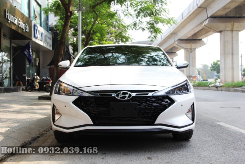 giá xe Hyundai Elantra Sport tại Hyundai Cầu Diễn