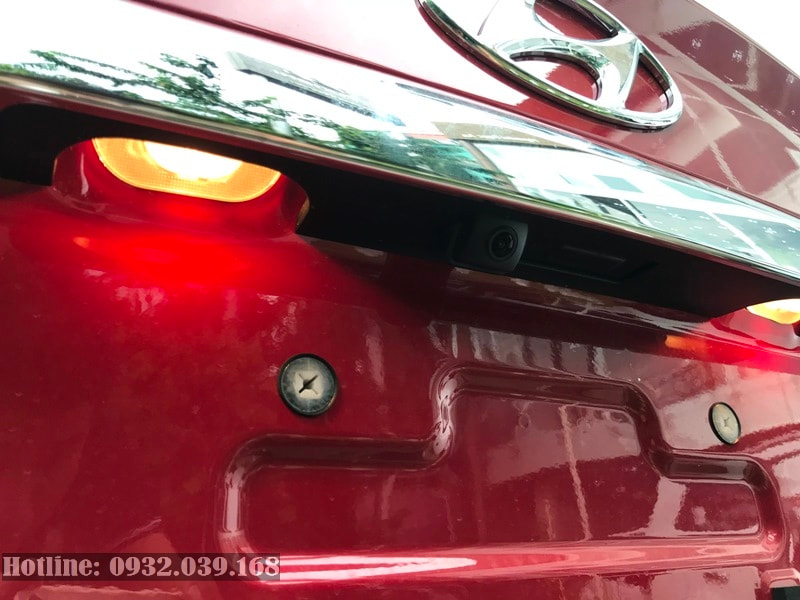 Hệ camera lùi trên Hyundai i10 sedan 2020