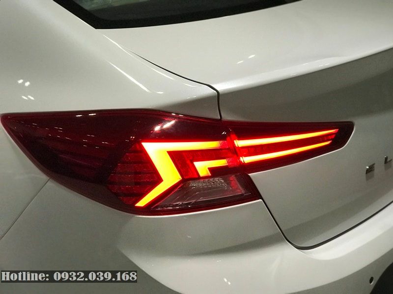 Cụm đèn hậu Hyundai Ealantra 2020