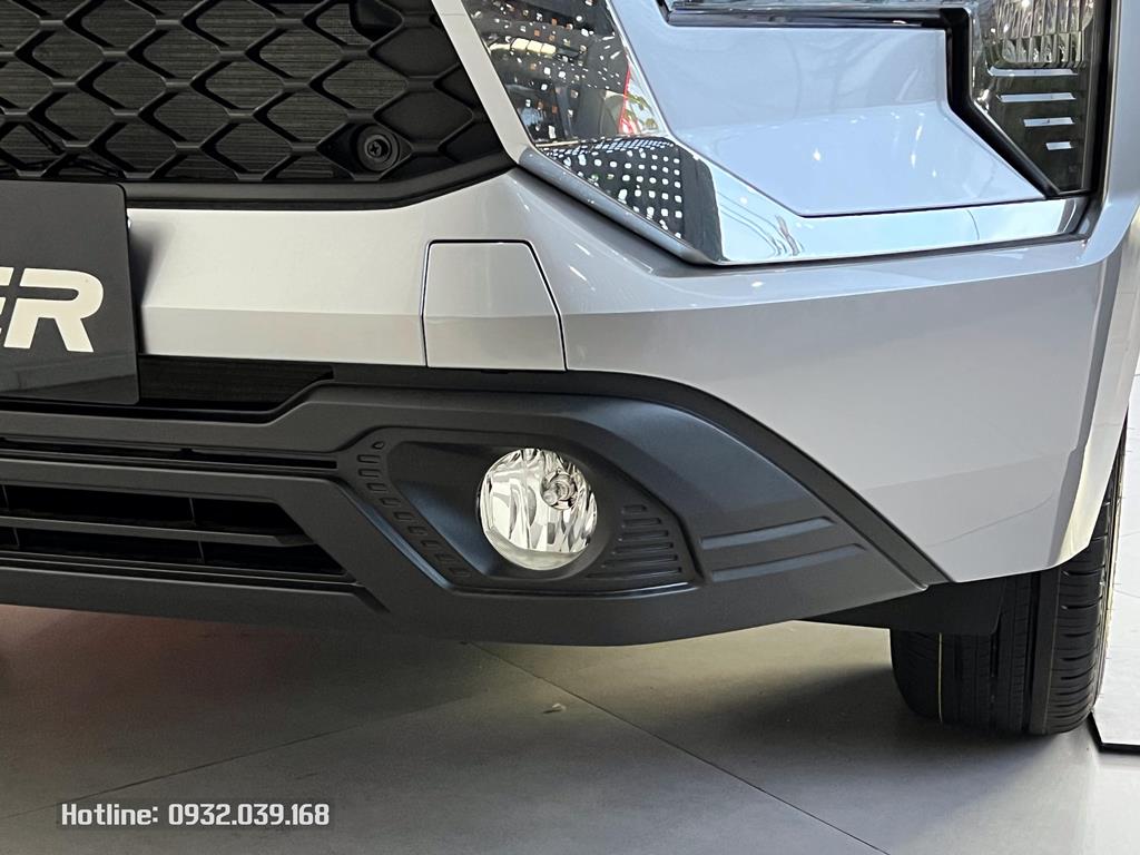 Cụm đèn hậu Xpander AT Eco 2023 màu Bạc