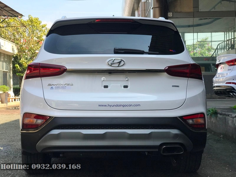 Hyundai Santafe 2020 khi nhìn tử phía sau