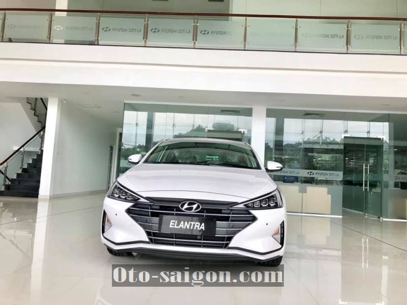 giá xe Elantra tại Hyundai Sơn La
