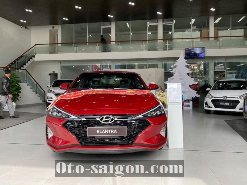giá xe Elantra Sport tại Hyundai Gia Lai