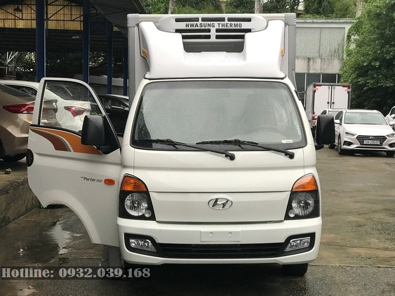 Xe tải Hyundai Porter H150 thùng đông lạnh