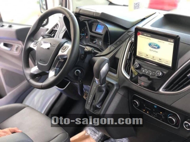 Nội thất Ford Tourneo 2.0AT Trend